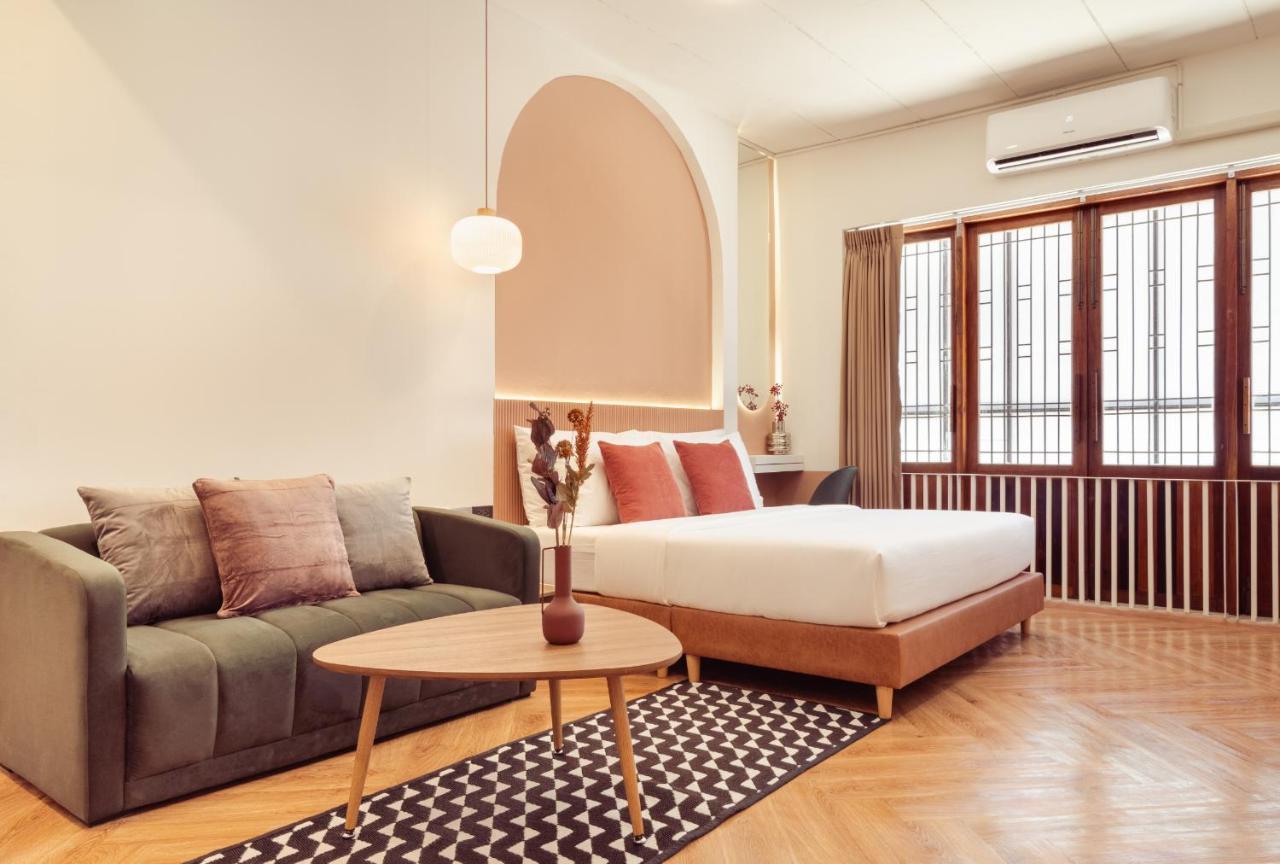 Отель House Of Papa Bangkok Siam Экстерьер фото