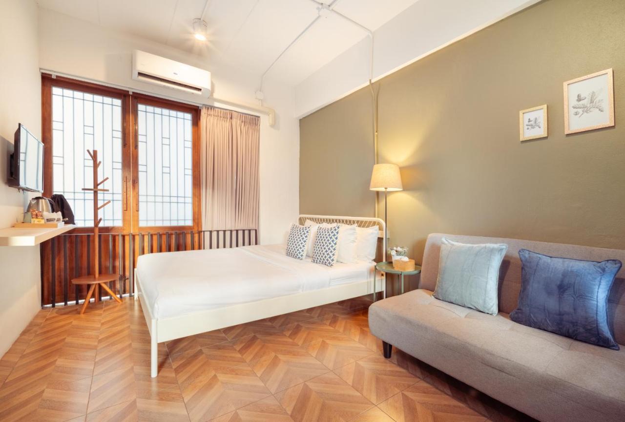 Отель House Of Papa Bangkok Siam Экстерьер фото