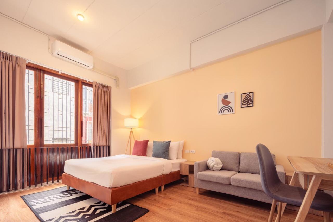 Отель House Of Papa Bangkok Siam Экстерьер фото