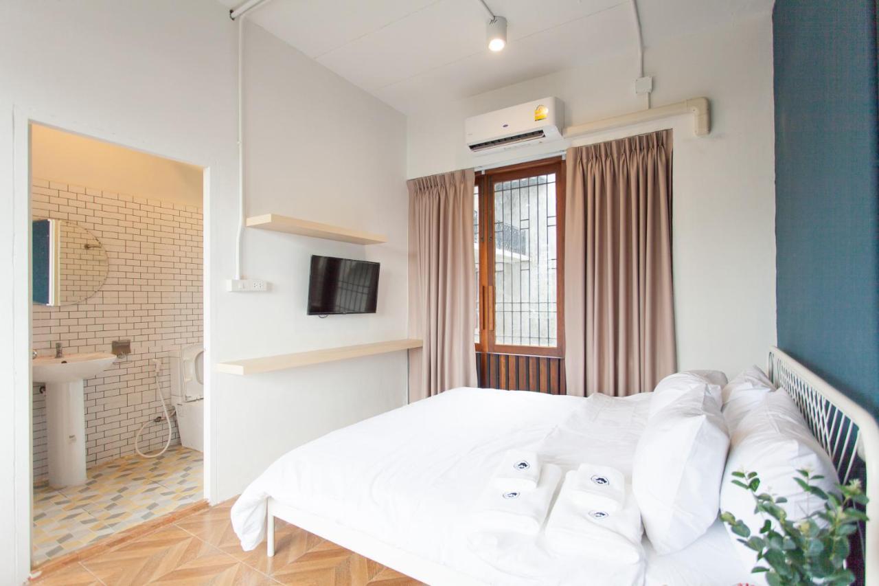 Отель House Of Papa Bangkok Siam Экстерьер фото
