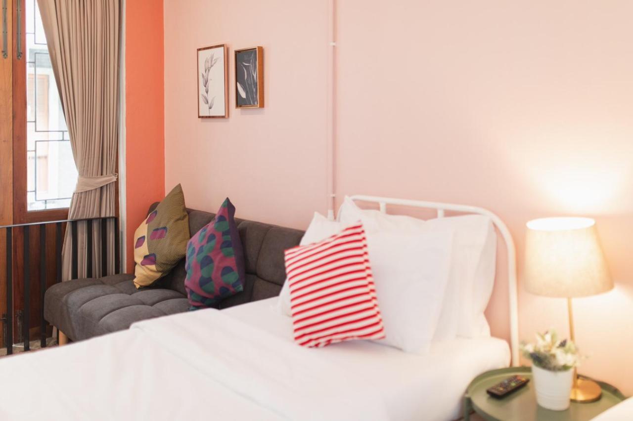 Отель House Of Papa Bangkok Siam Экстерьер фото